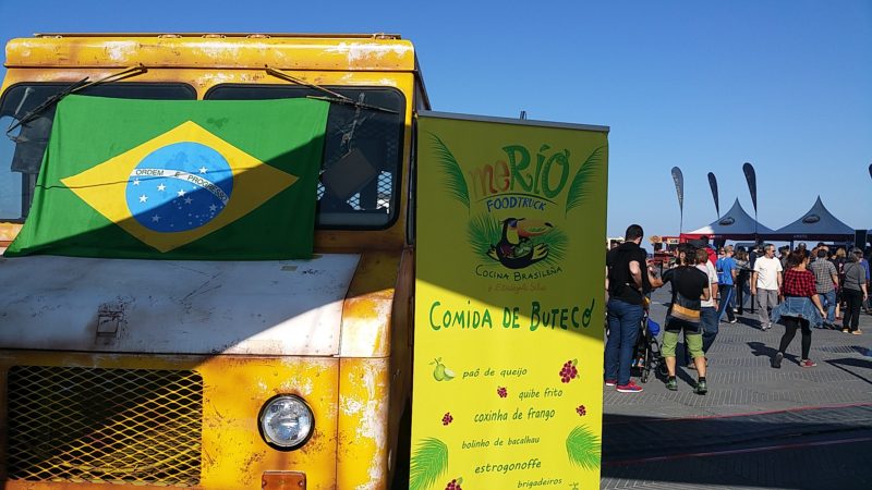 cartel anunciador de merio foodtruck