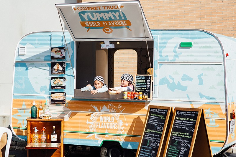 Yummy world flavours food truck