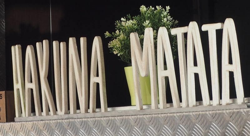 Letrero gastroneta hakuna matata