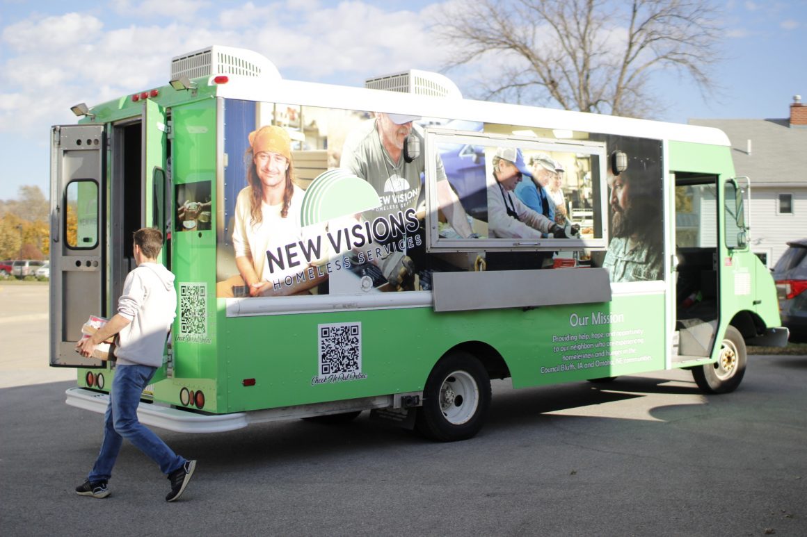 New visions food truck solidario