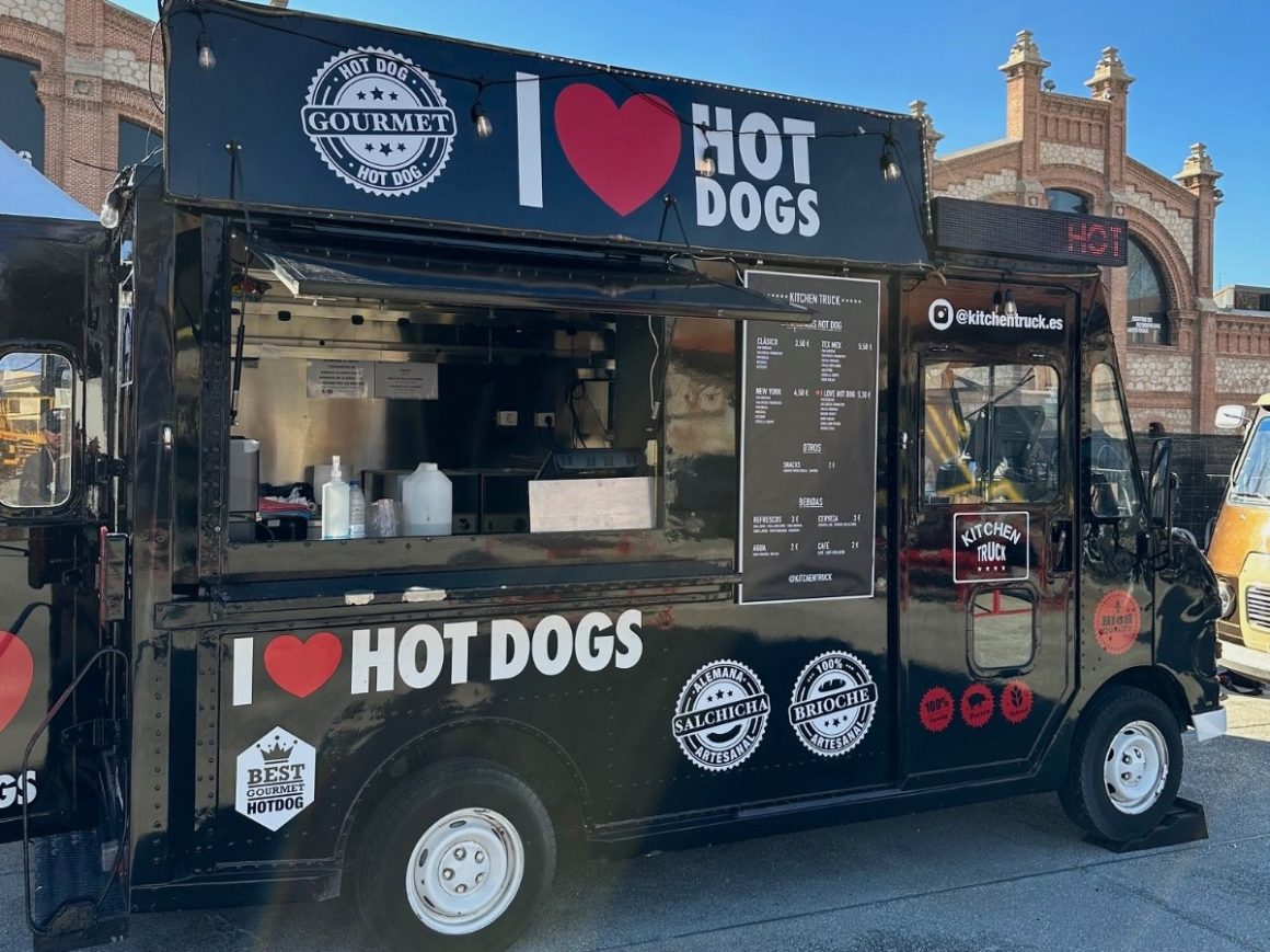 I love hot dog food truck