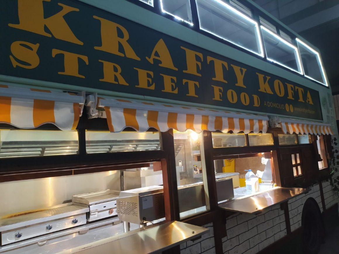 bus food truck alquiler