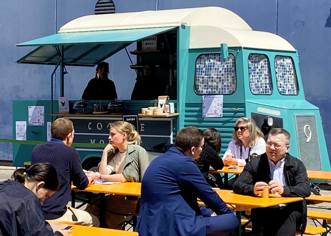 coffe move it food truck