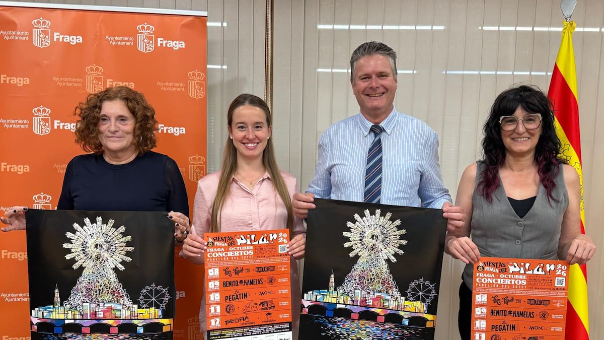 Presentación de las Fiestas del Pilar de Fraga 2026 con representantes municipales y de Peña Fragatina